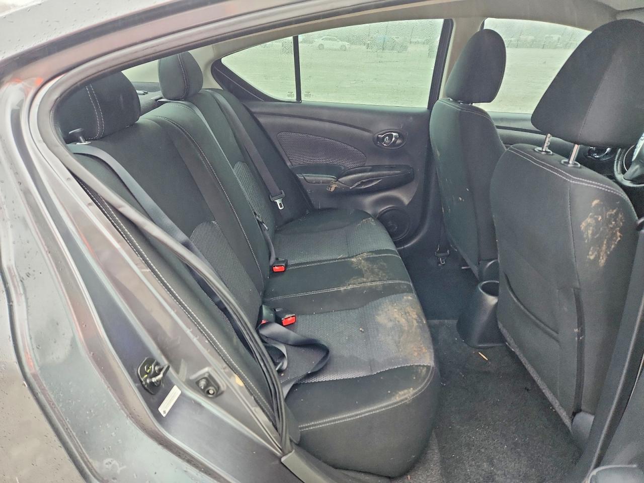 Nissan Versa 1.6 S