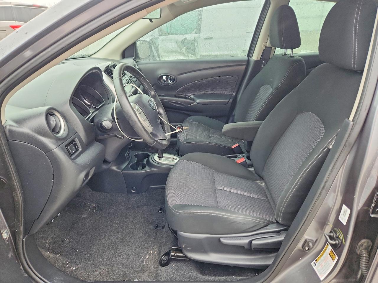 Nissan Versa 1.6 S