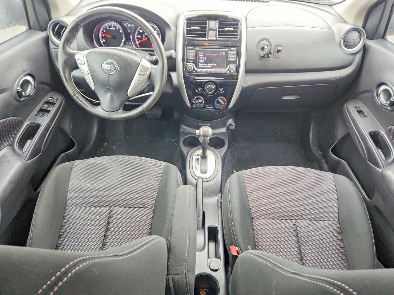 Nissan Versa 1.6 S