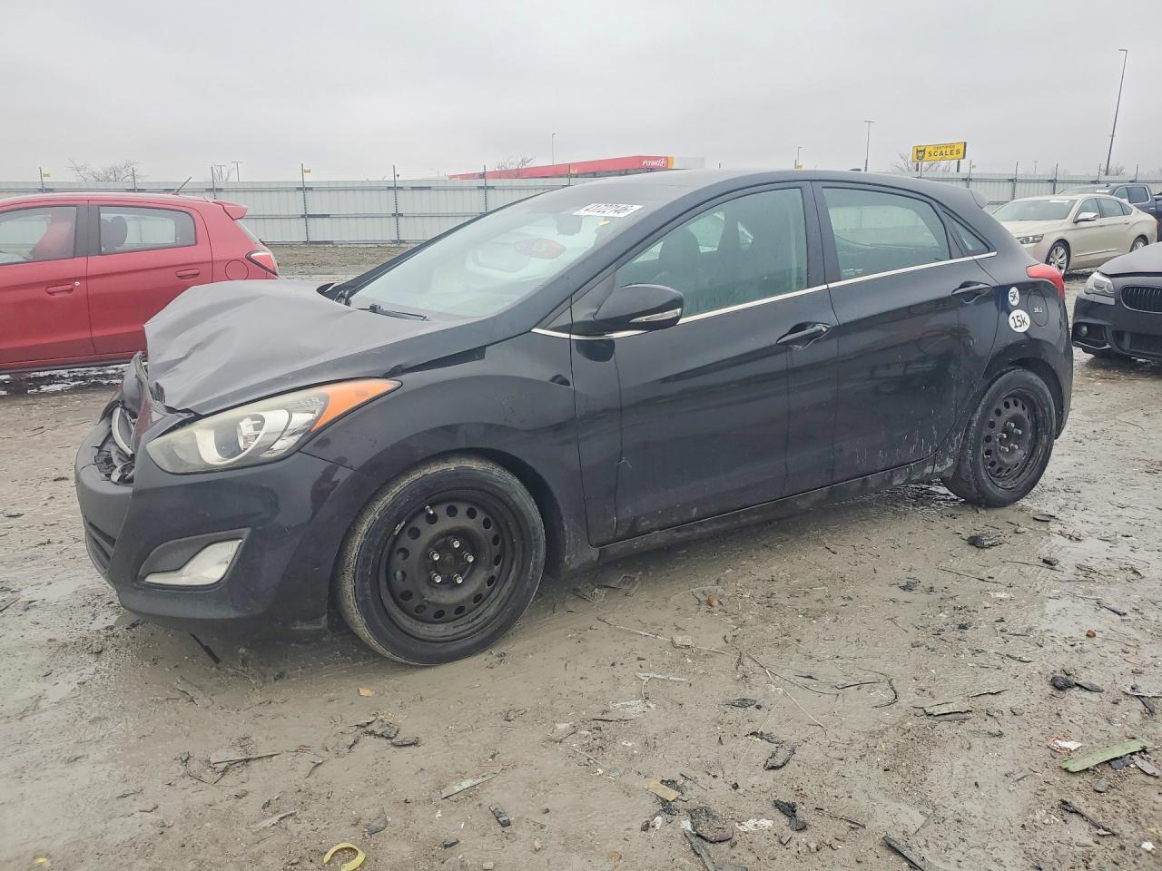 Salvage Hyundai ELANTRA Image