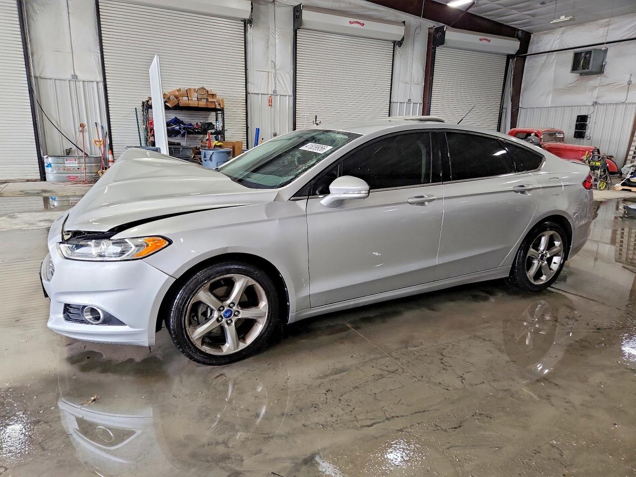 Salvage Ford Fusion Image