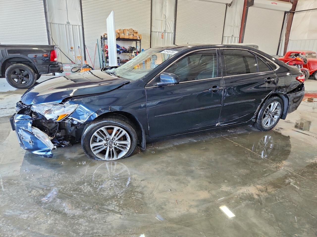 Salvage Toyota Camry Image