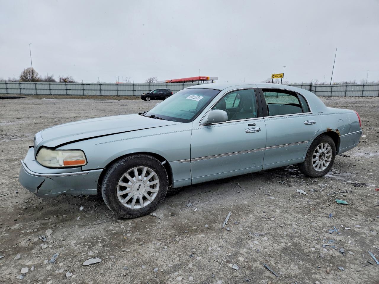 Salvage Lincoln Towncar Image