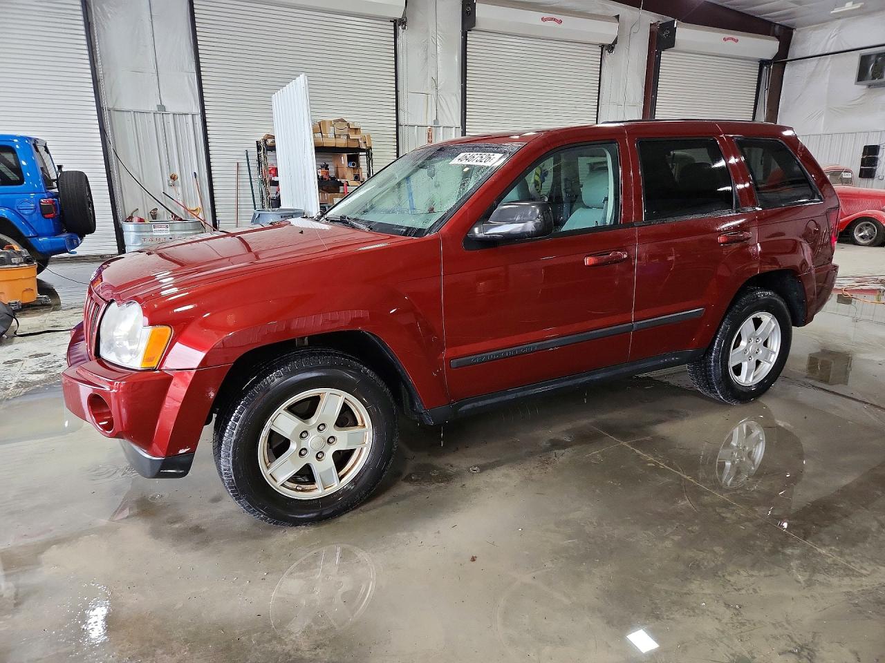 Salvage Jeep Cherokee Image