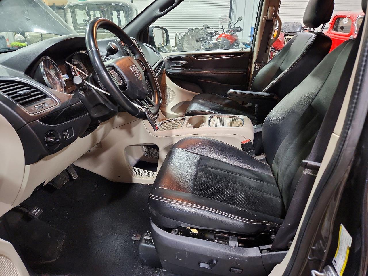 Dodge Caravan Sxt