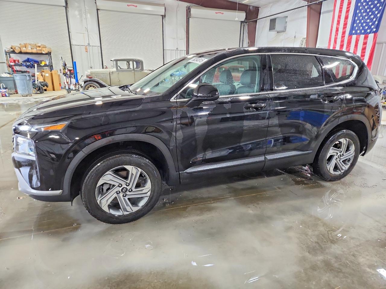 Salvage Hyundai SANTA FE Image