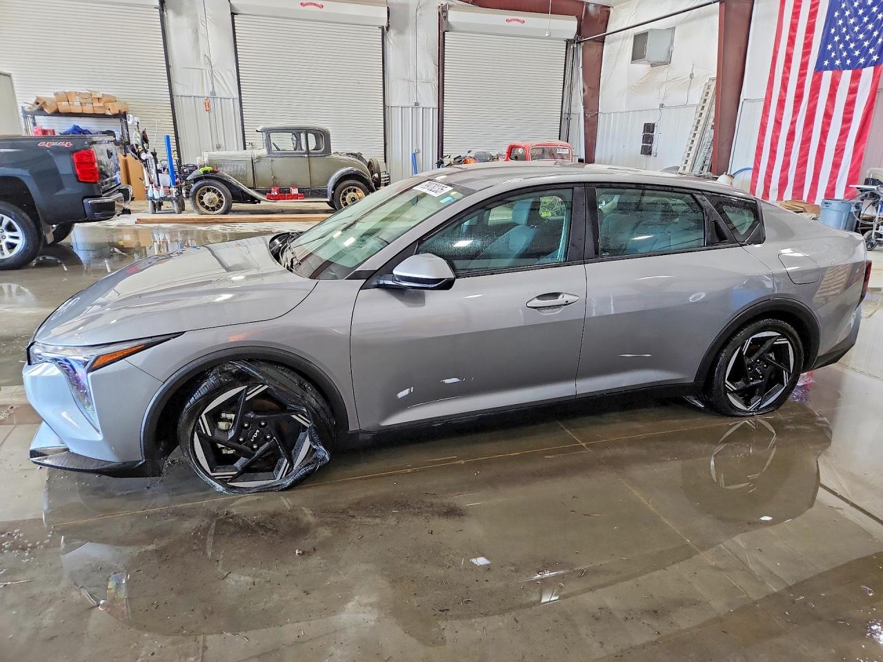 Salvage Kia K4 Image