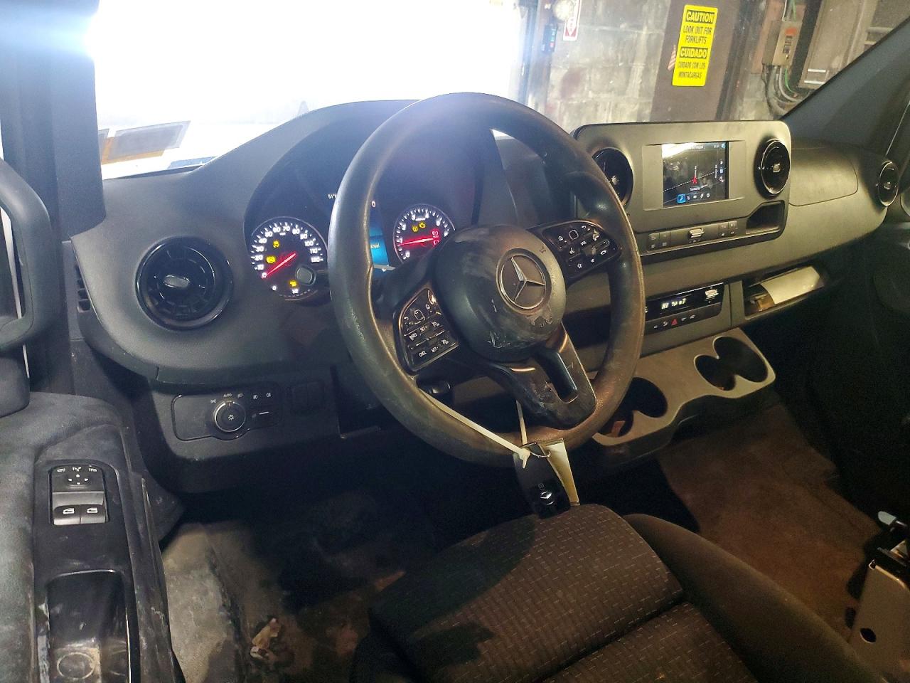 Mercedes-Benz Sprinter 2500