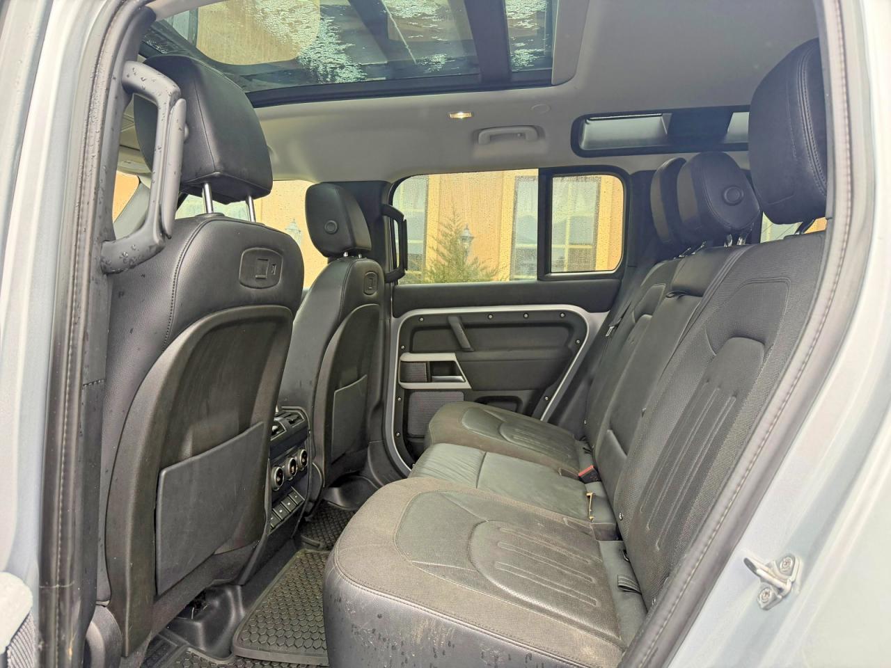 Land Rover Defender 110 1st Edition