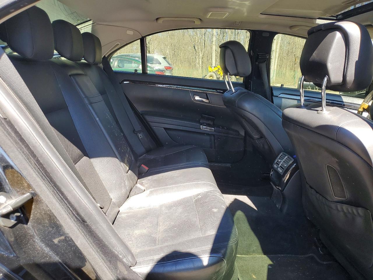 Mercedes-Benz S-Class 550