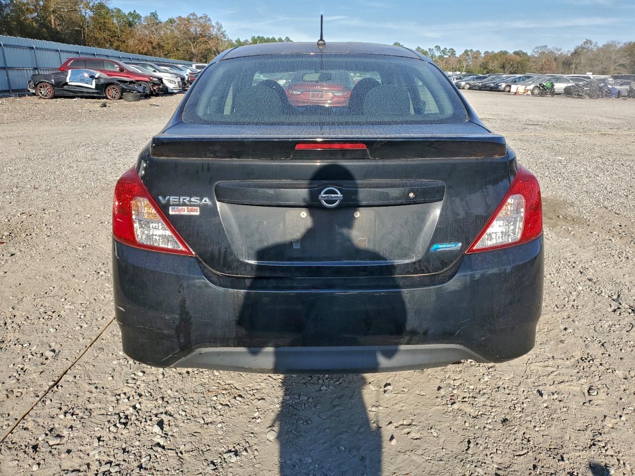 Nissan Versa S