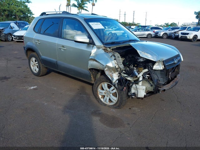 Salvage Hyundai TUCSON Image