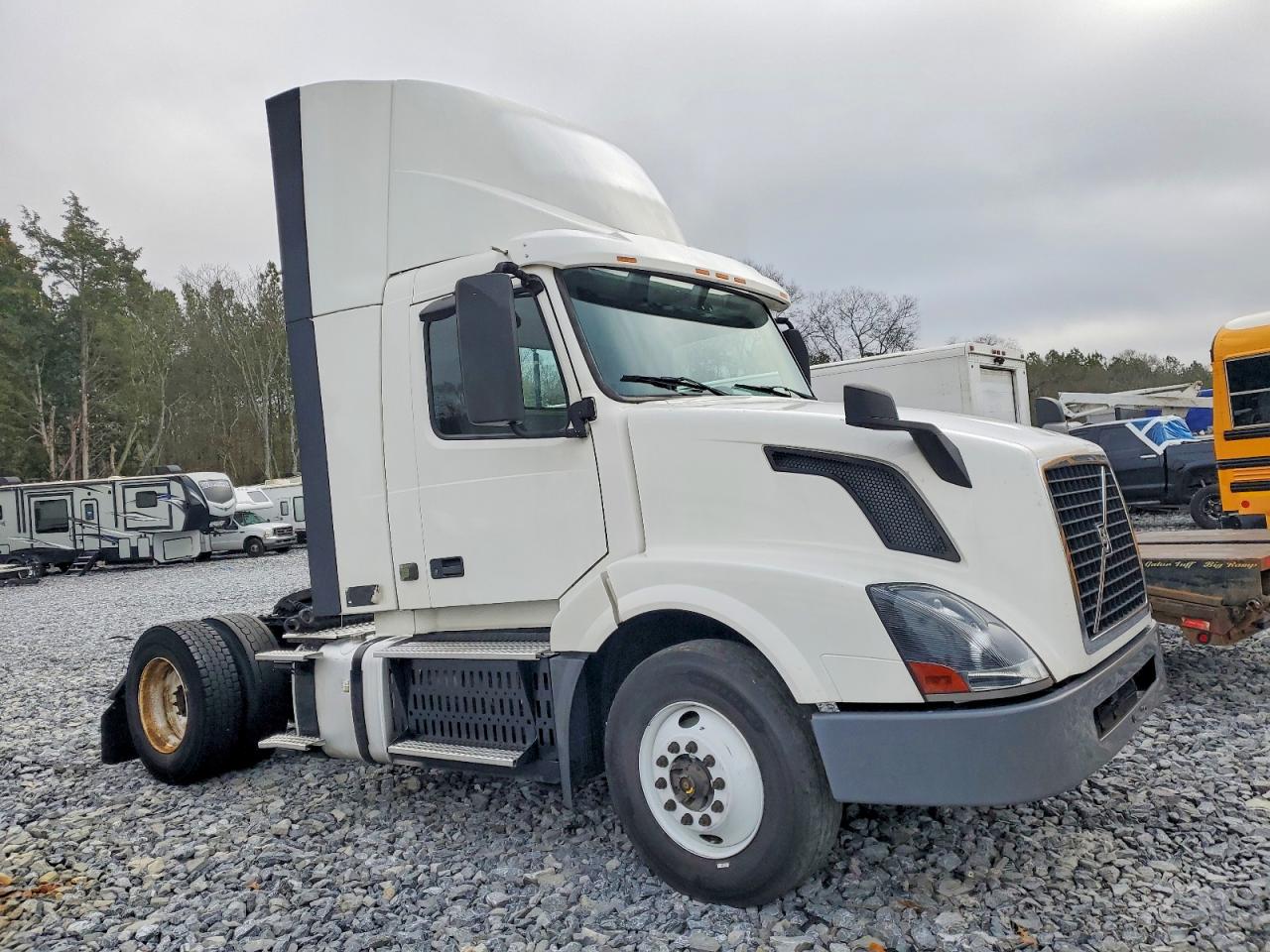 Salvage Volvo Vn Image