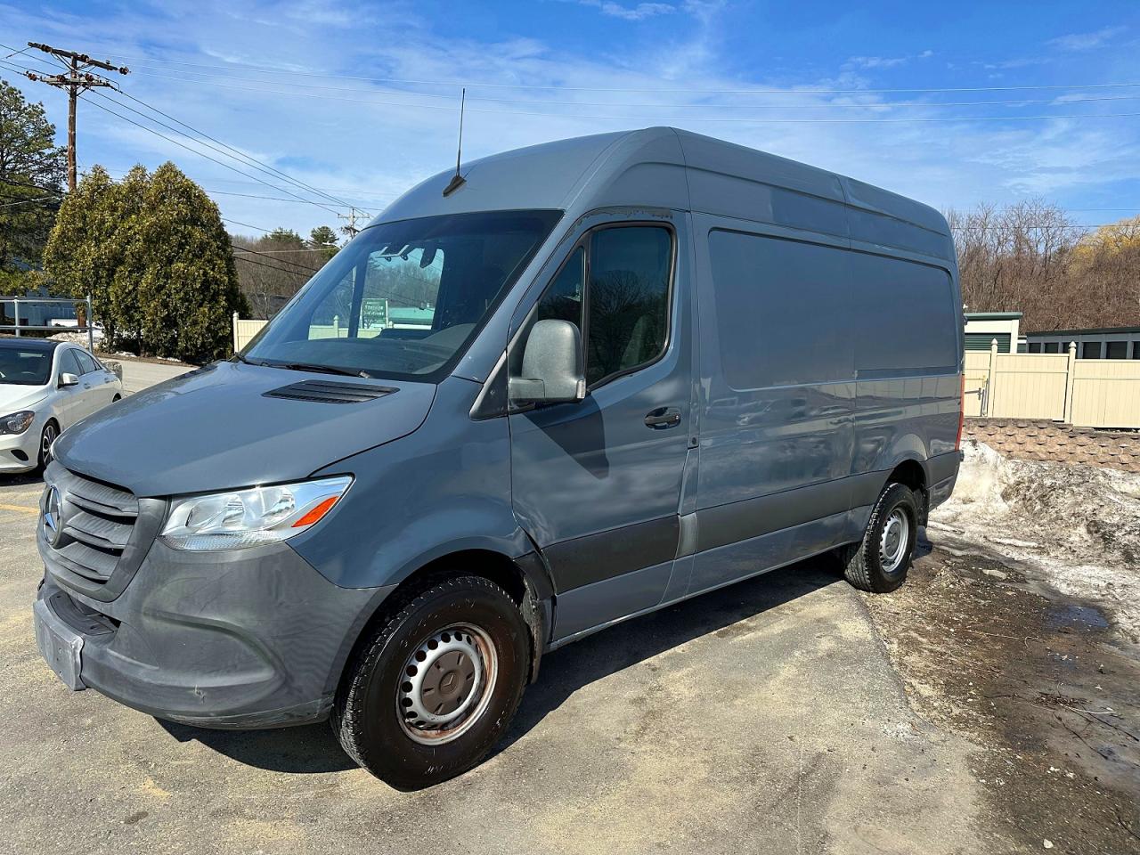Salvage Mercedes-Benz Sprinter Image