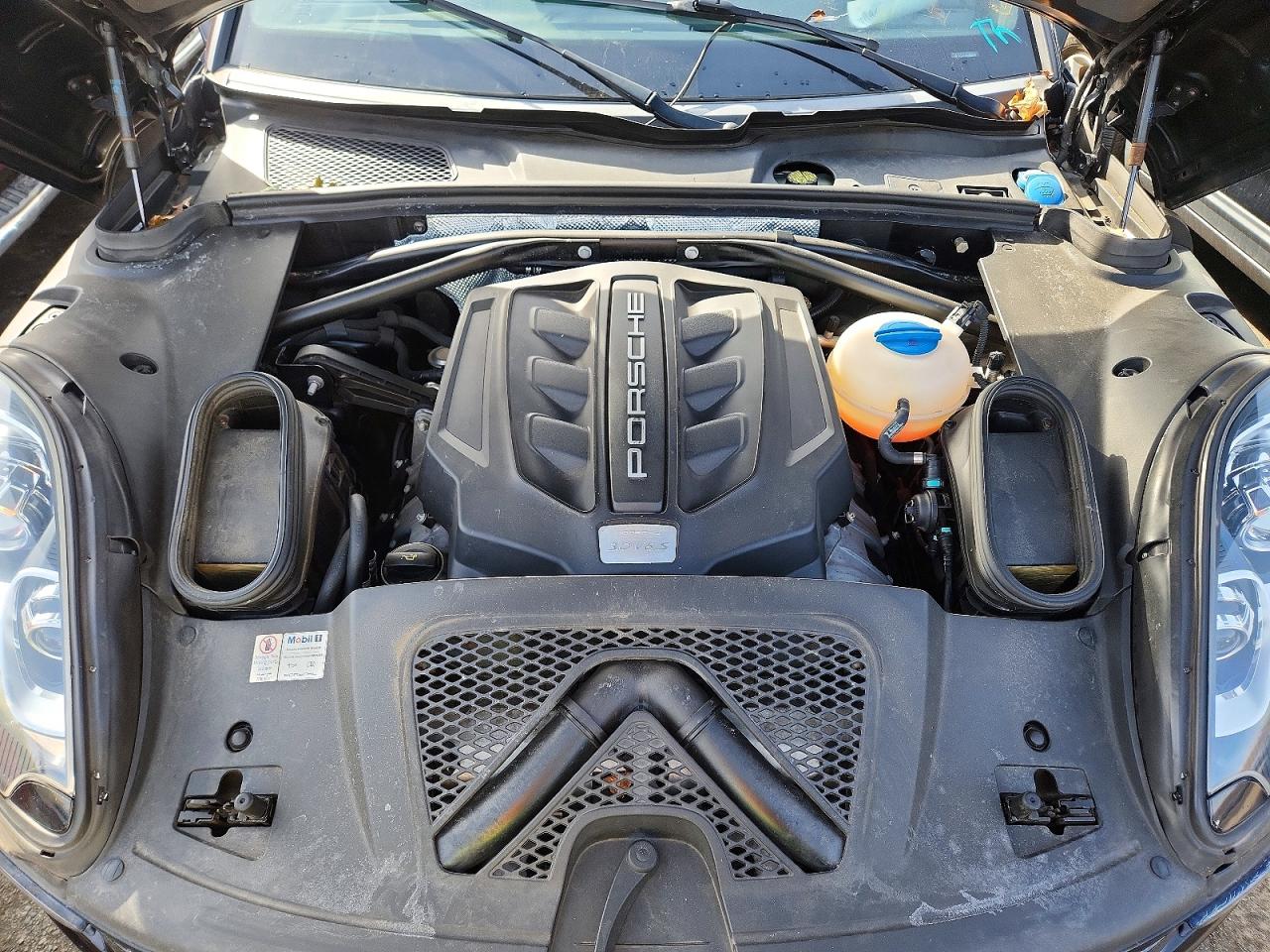 Porsche Macan S