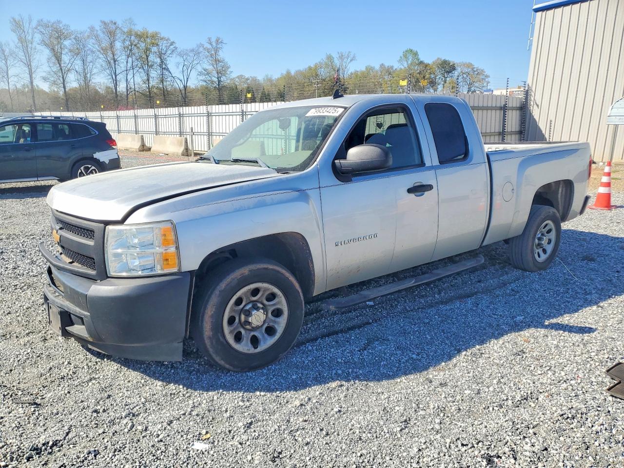 Salvage Chevrolet Silverado Image