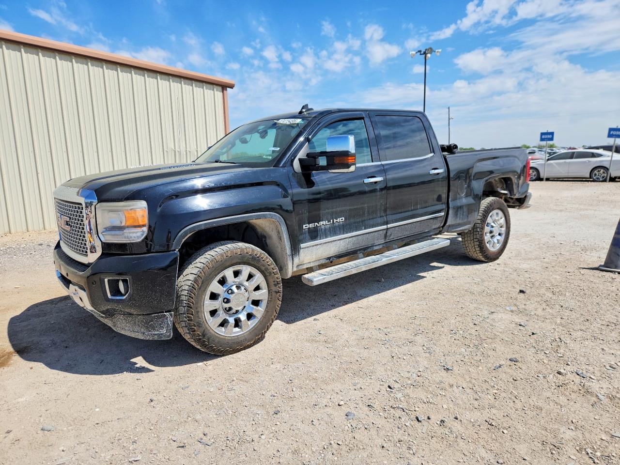 Salvage GMC Sierra Image