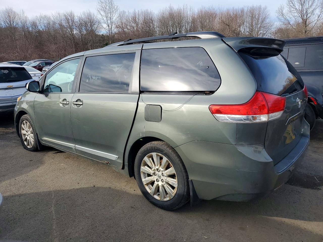 Toyota Sienna Le 7-passenger