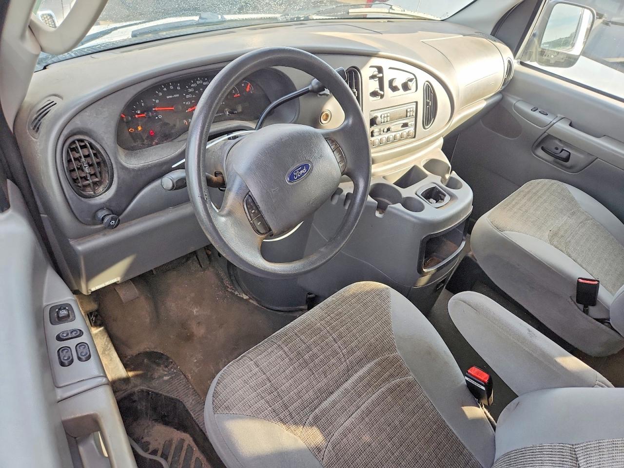 Ford Econoline E350 Super Duty Wagon