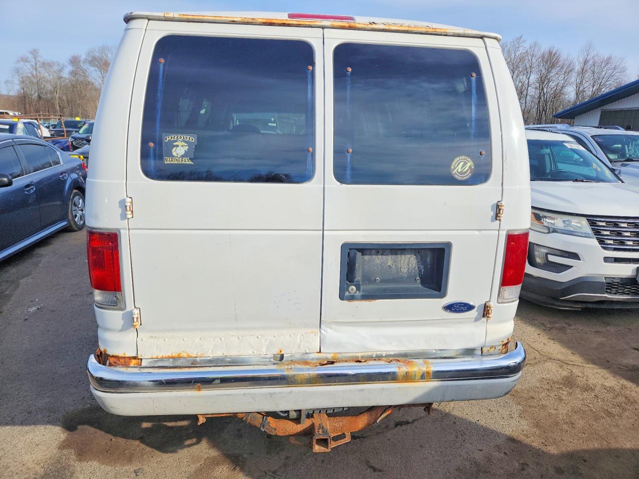 Ford Econoline E350 Super Duty Wagon
