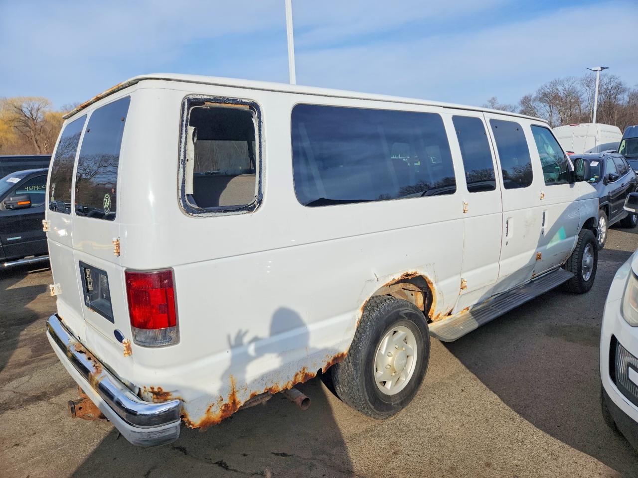 Ford Econoline E350 Super Duty Wagon