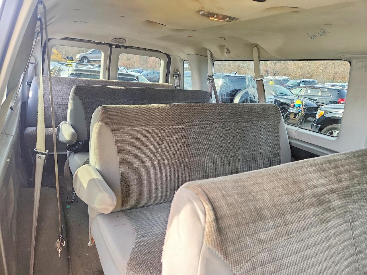 Ford Econoline E350 Super Duty Wagon