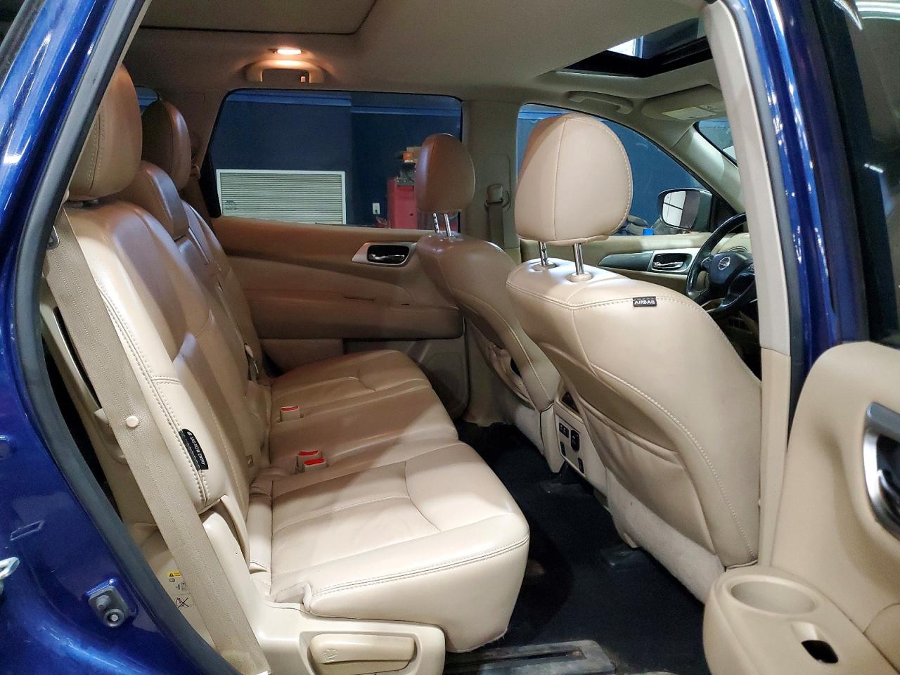 Nissan Pathfinder S