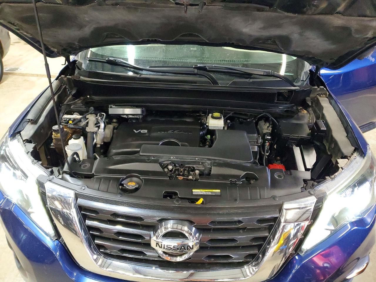 Nissan Pathfinder S