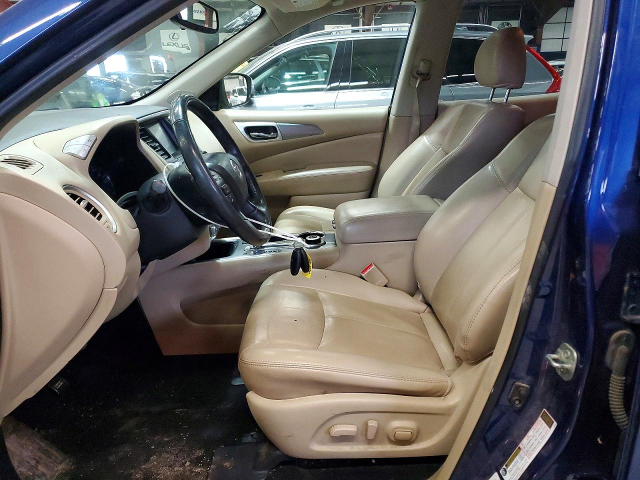 Nissan Pathfinder S
