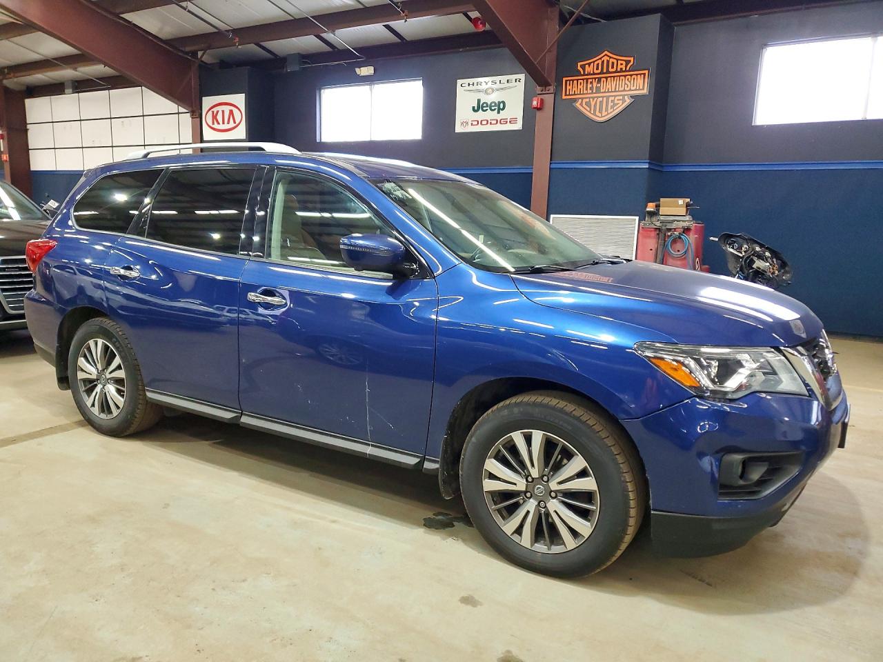 Nissan Pathfinder S