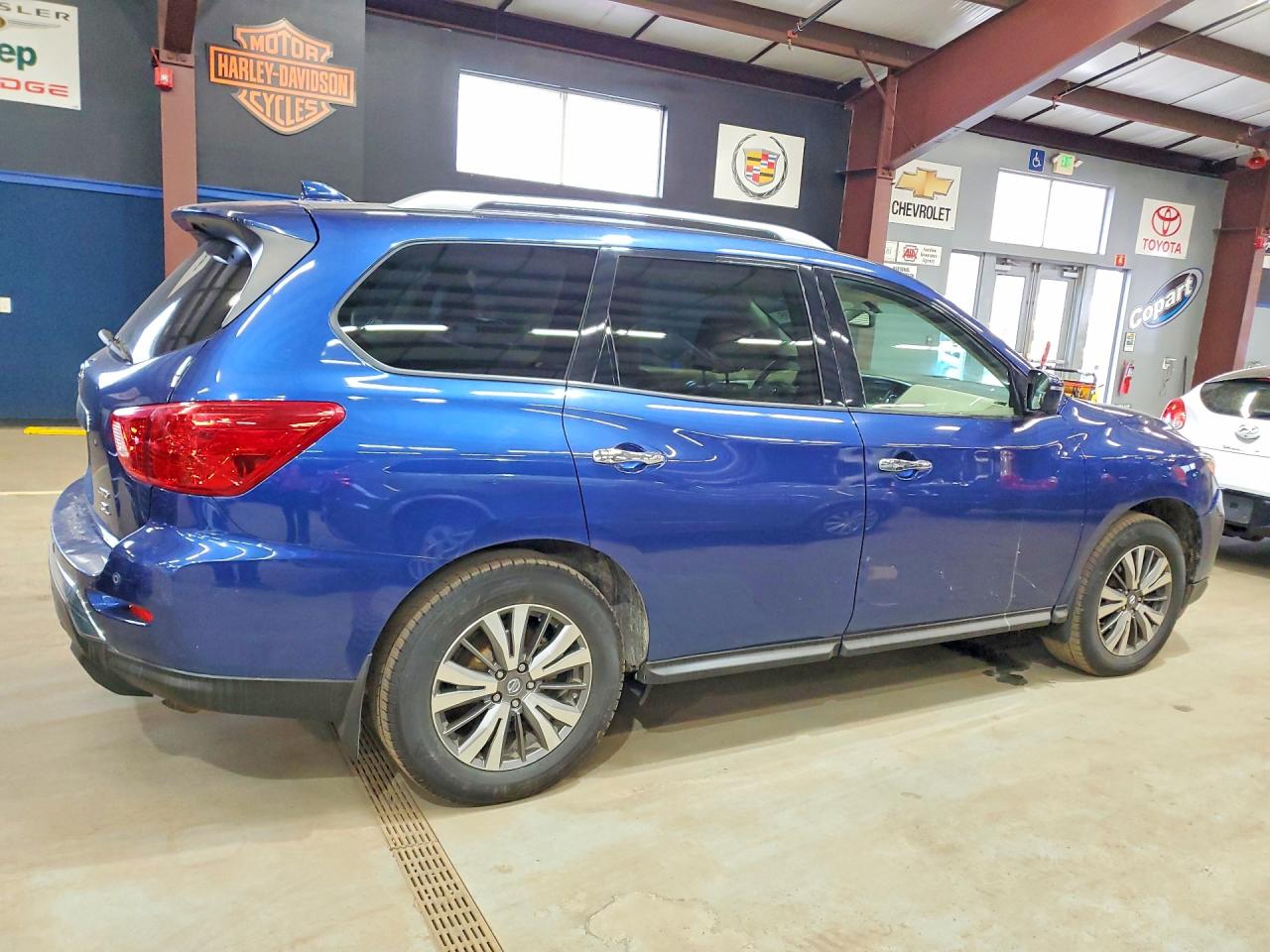 Nissan Pathfinder S