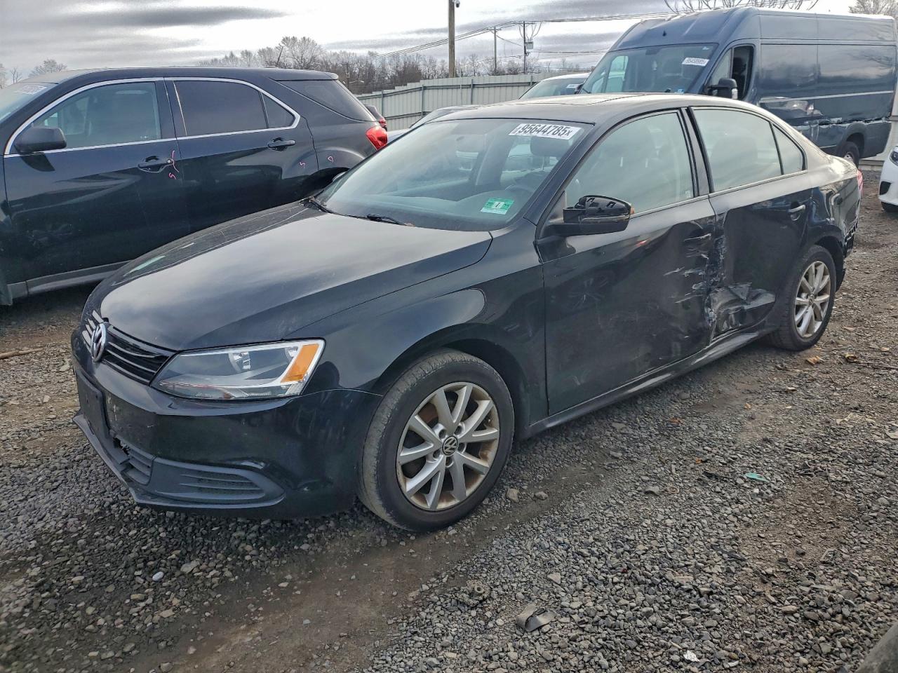 Salvage Volkswagen Jetta Image
