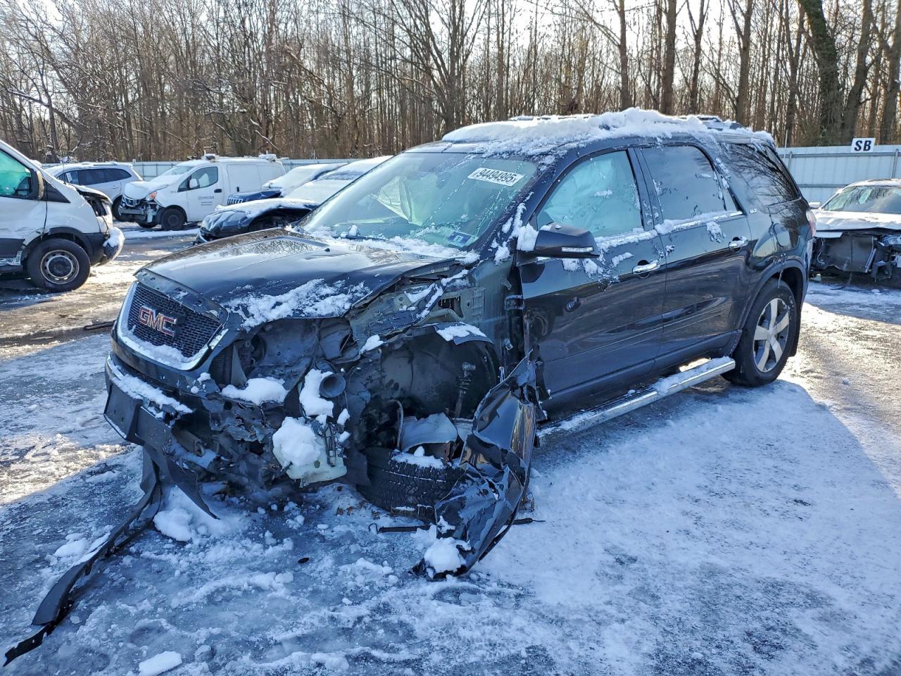 Salvage GMC Acadia Image
