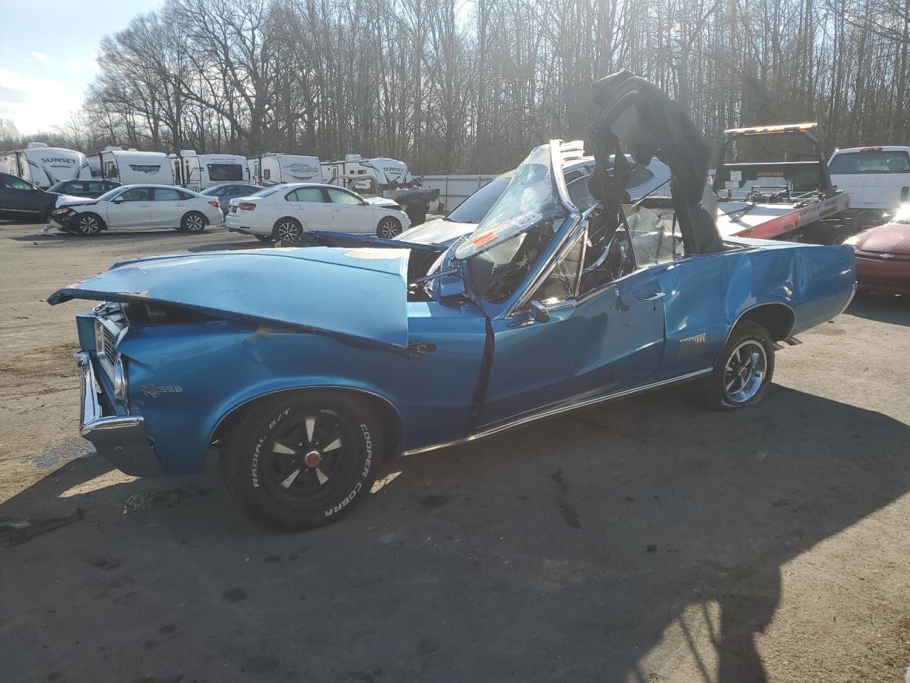 Salvage Pontiac Lemans Image