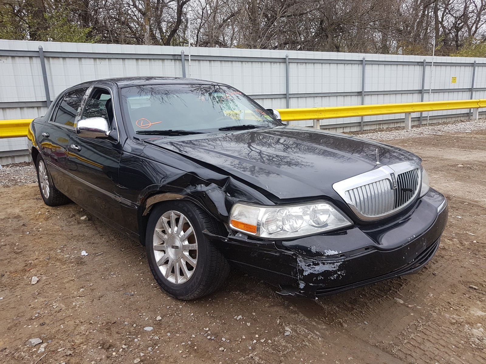 Salvage Lincoln Towncar Image