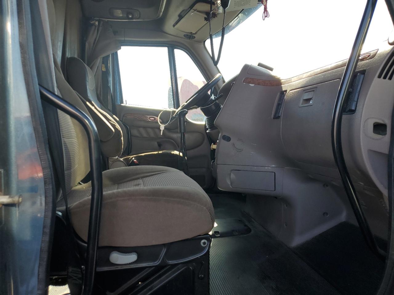 Peterbilt 387