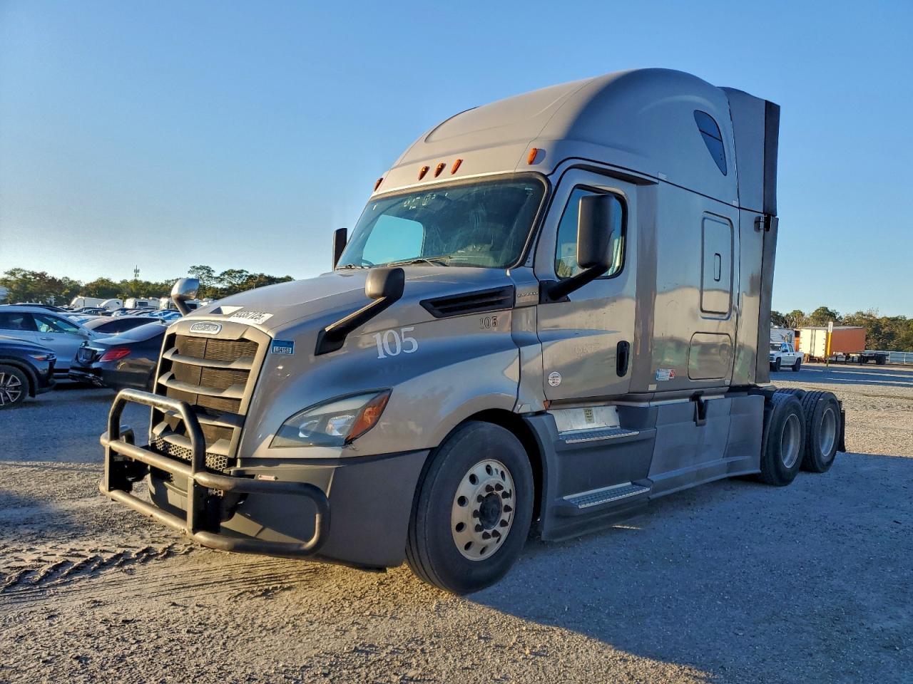 Freigliner Cascadia 126