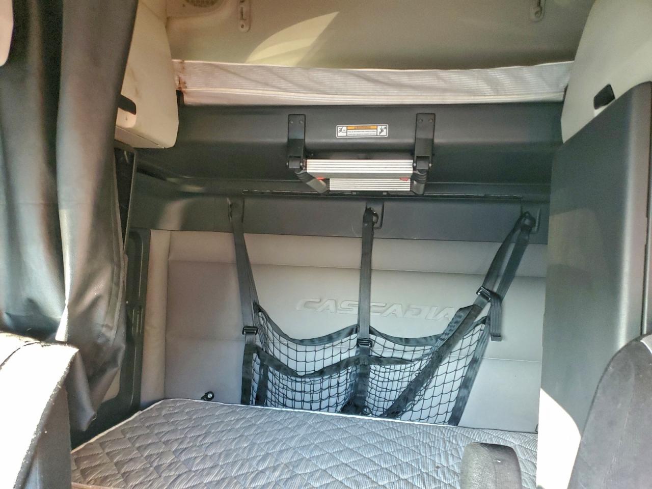 Freigliner Cascadia 126