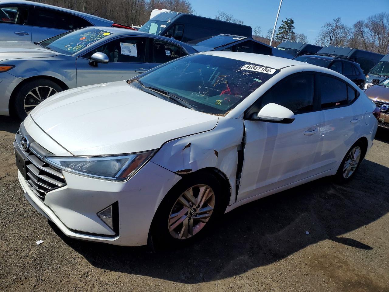 Salvage Hyundai ELANTRA Image