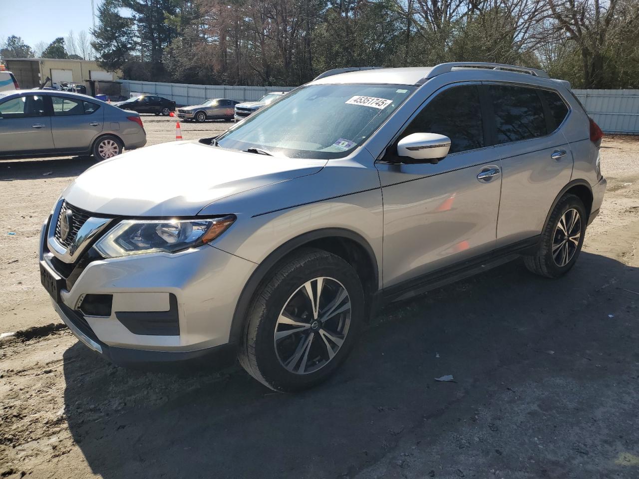 Salvage Nissan Rogue Image