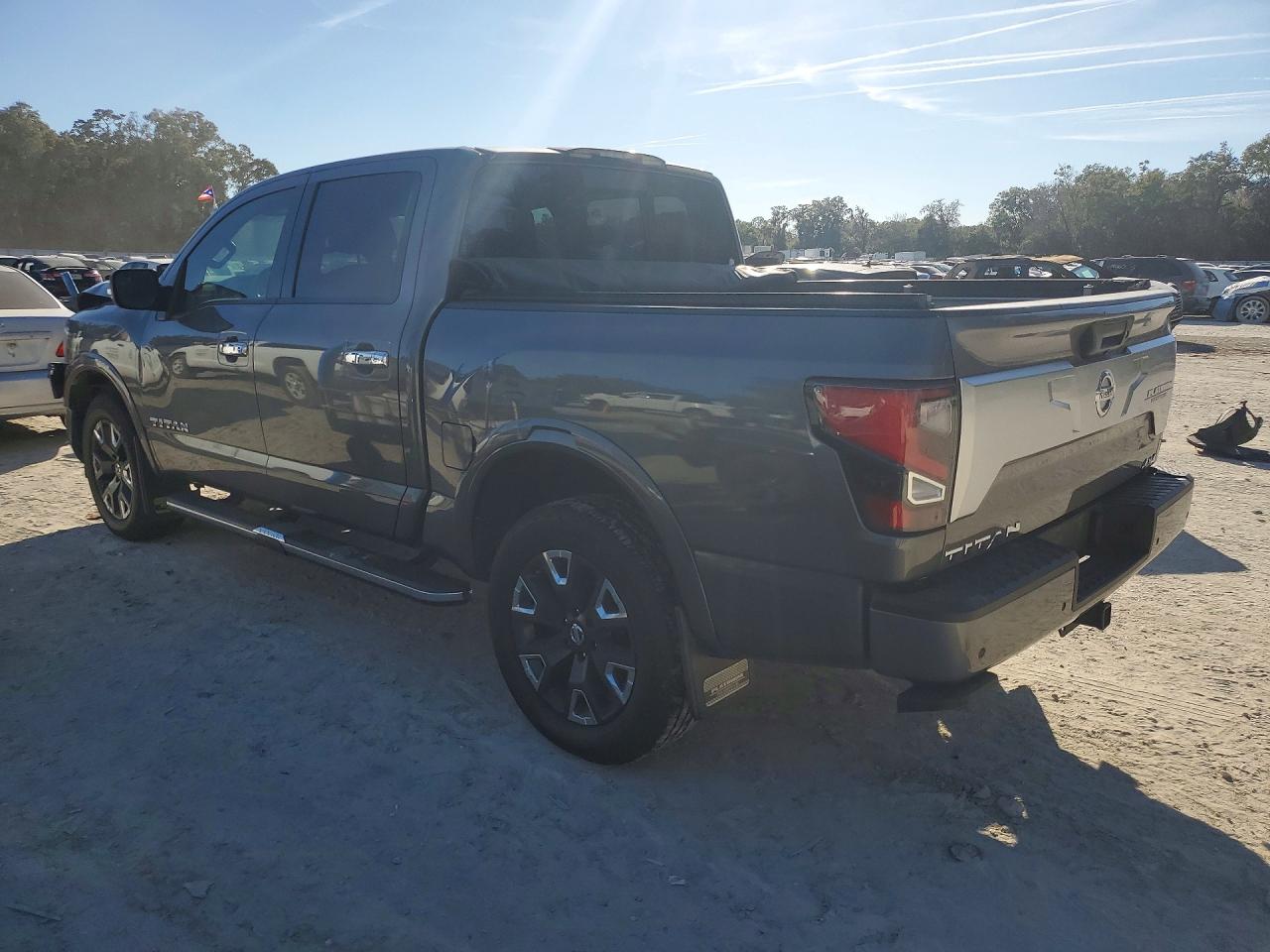 Nissan Titan