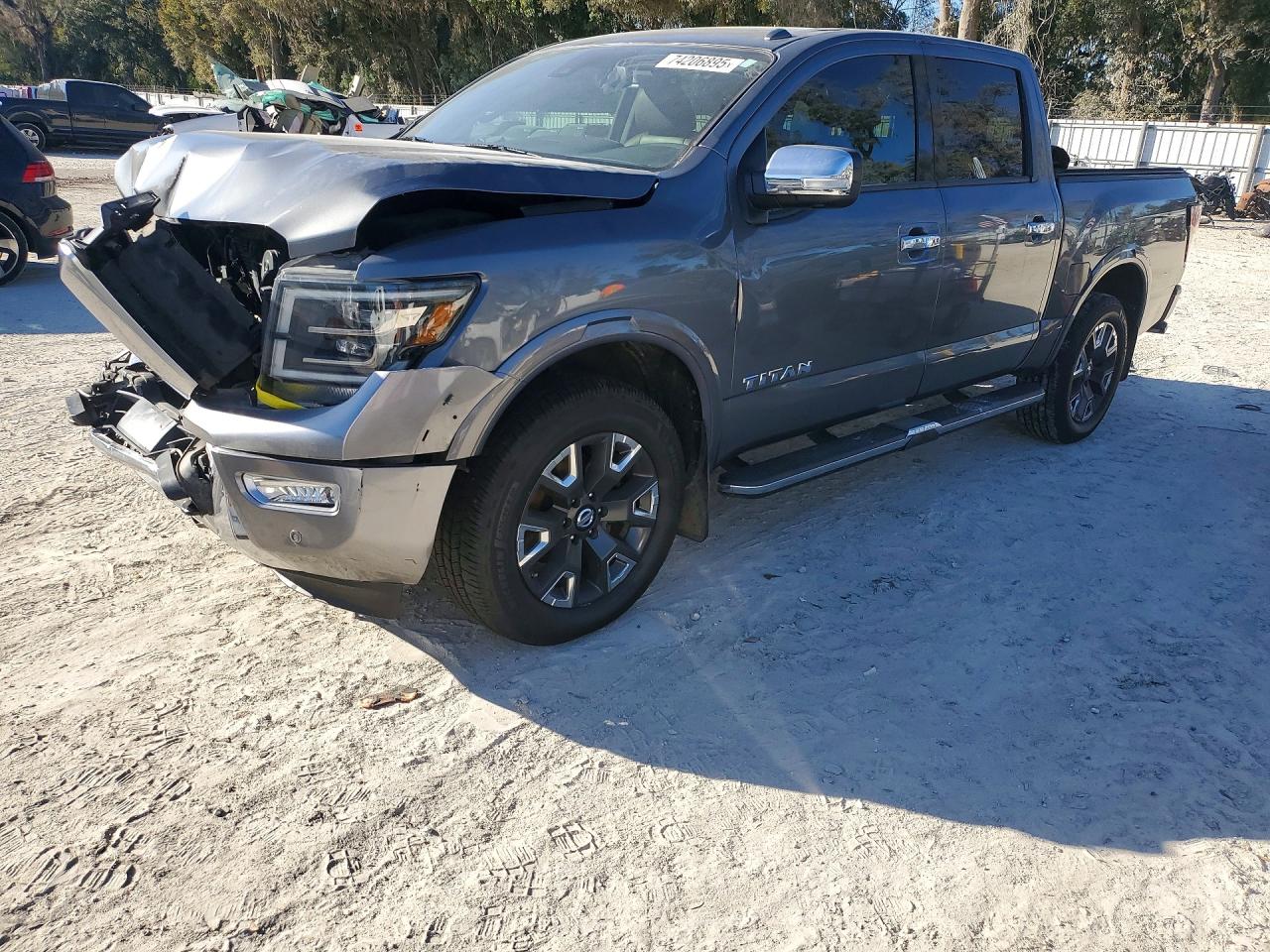 Salvage Nissan Titan Image