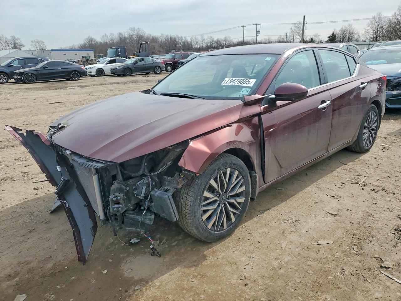 Salvage Nissan Altima Image