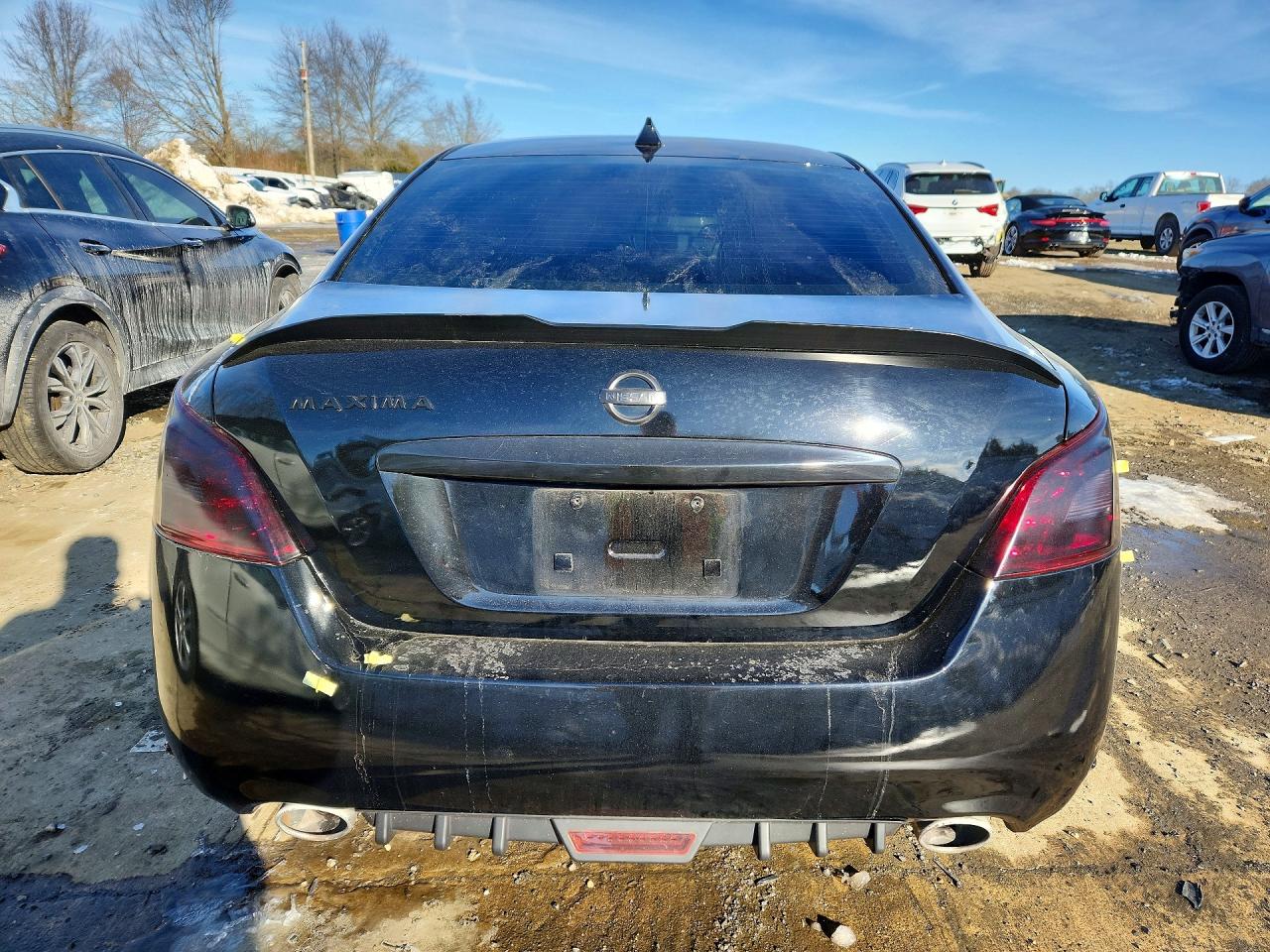 Nissan Maxima S
