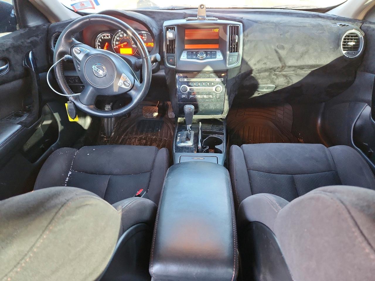 Nissan Maxima S