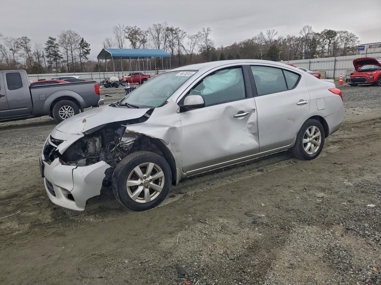 Salvage Nissan Versa Image