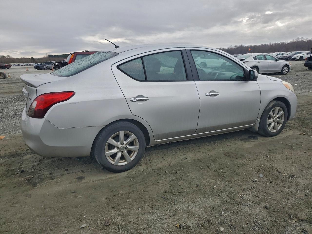 Nissan Versa