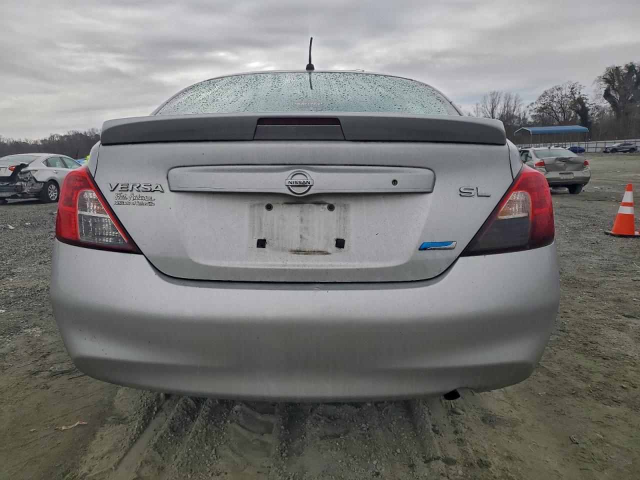 Nissan Versa