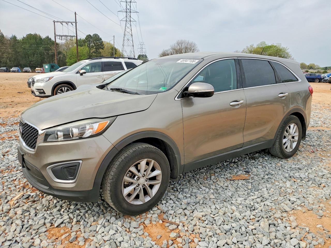 Salvage Kia Sorento Image