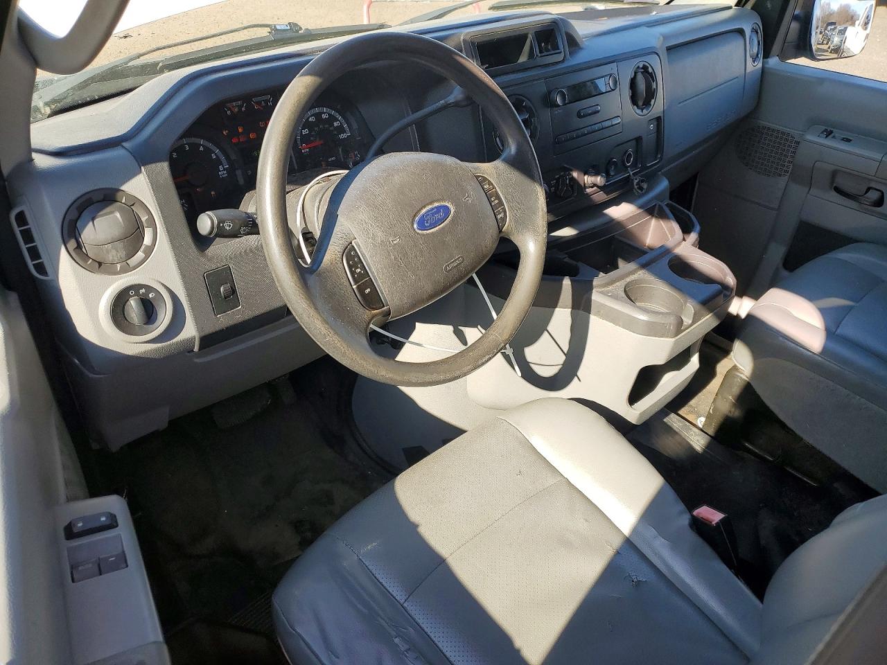 Ford Econoline E350 Super Duty Van